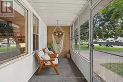 9 PARKSIDE DRIVE | Tillsonburg Ontario | Slide Image Six