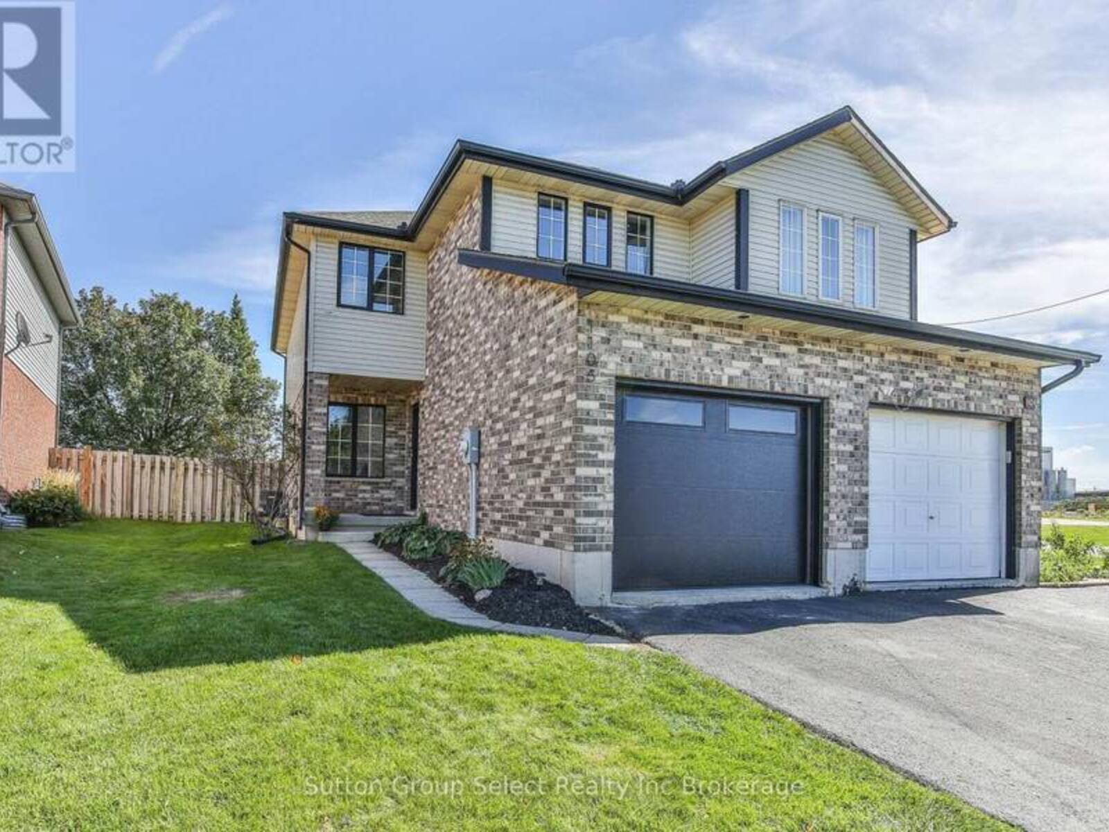 1106 NELLIS STREET, Woodstock, Ontario N4T 1N4