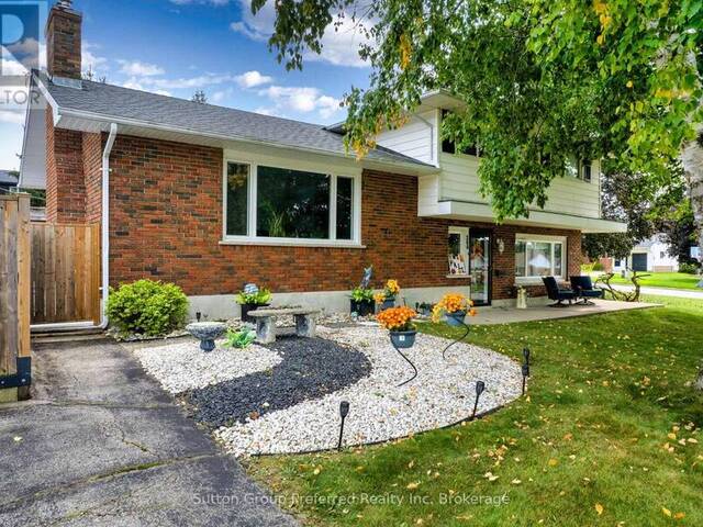 260 FERNCREST ROAD Woodstock Ontario, N4S 7S7 - 5 Bedrooms Home For Sale