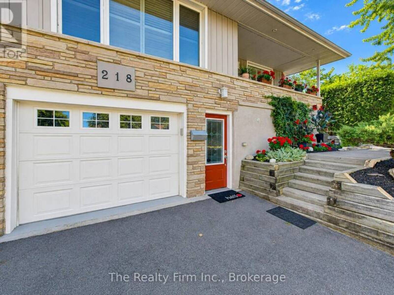 218 FORESTWOOD DRIVE, Kitchener, Ontario N2N 1B9