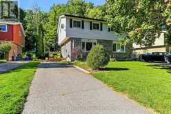 12 INNES PLACE | Woodstock Ontario | Slide Image Two
