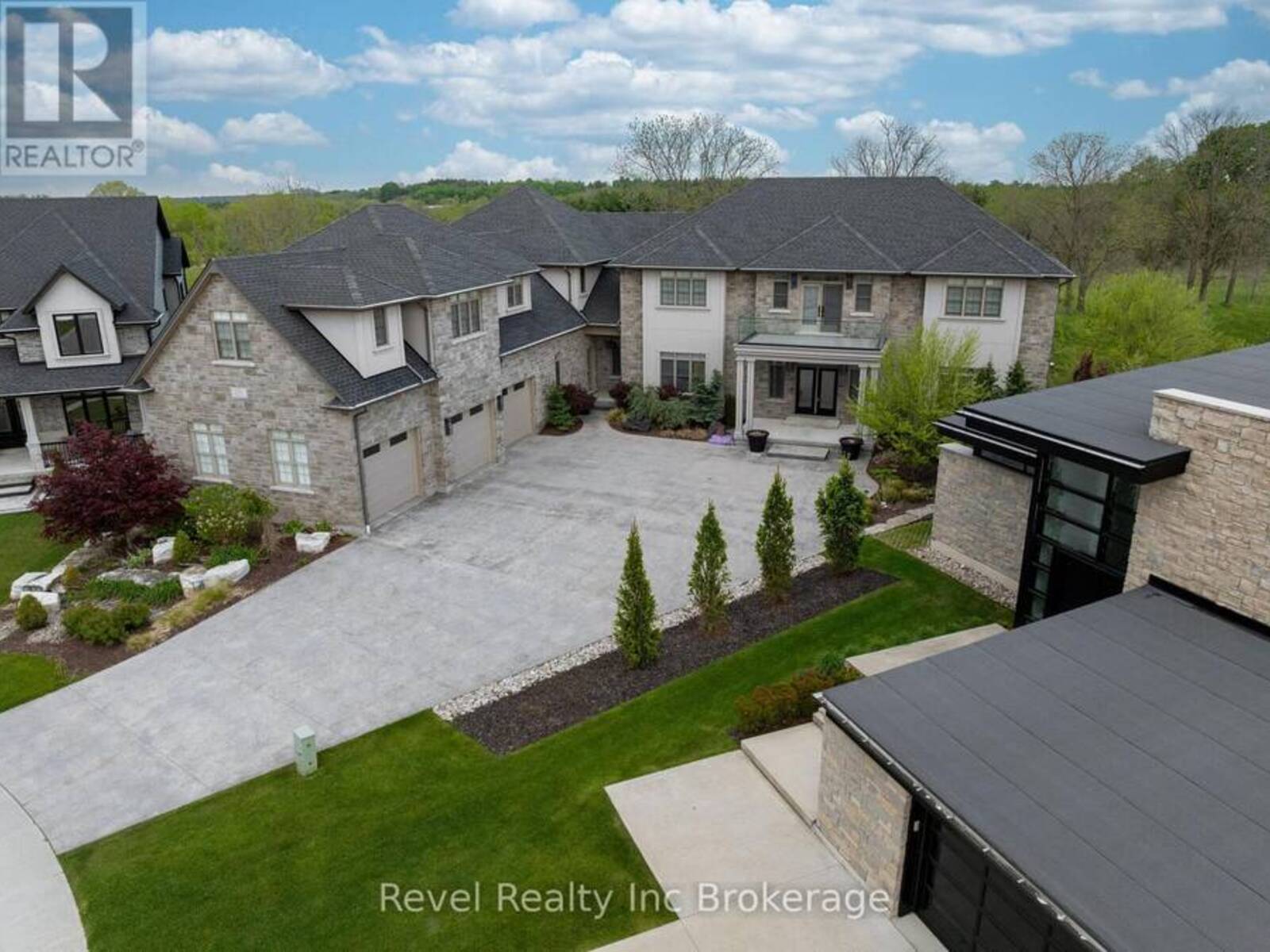 241 TAMARACK BOULEVARD, Woodstock, Ontario N4S 0E4