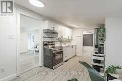 17 DOVER STREET | Woodstock Ontario | Slide Image Twelve
