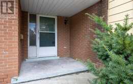 111 BRIARHILL DRIVE | Stratford Ontario | Slide Image Five