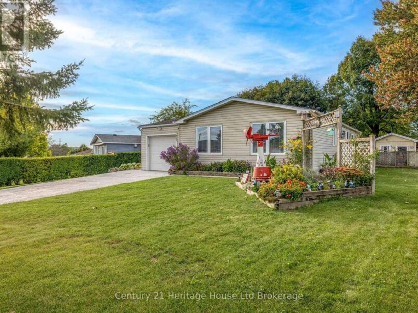 921 LINCOLN DRIVE, Woodstock, Ontario N4S 2N2