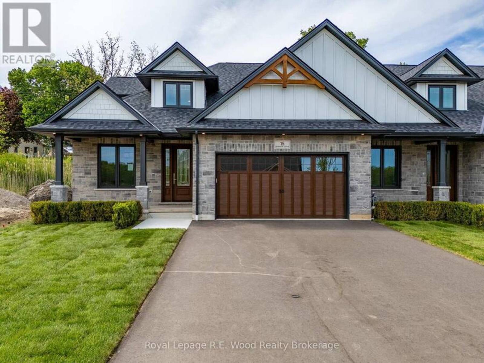 9 GREENHILL DRIVE, Tillsonburg, Ontario N4G 0L4