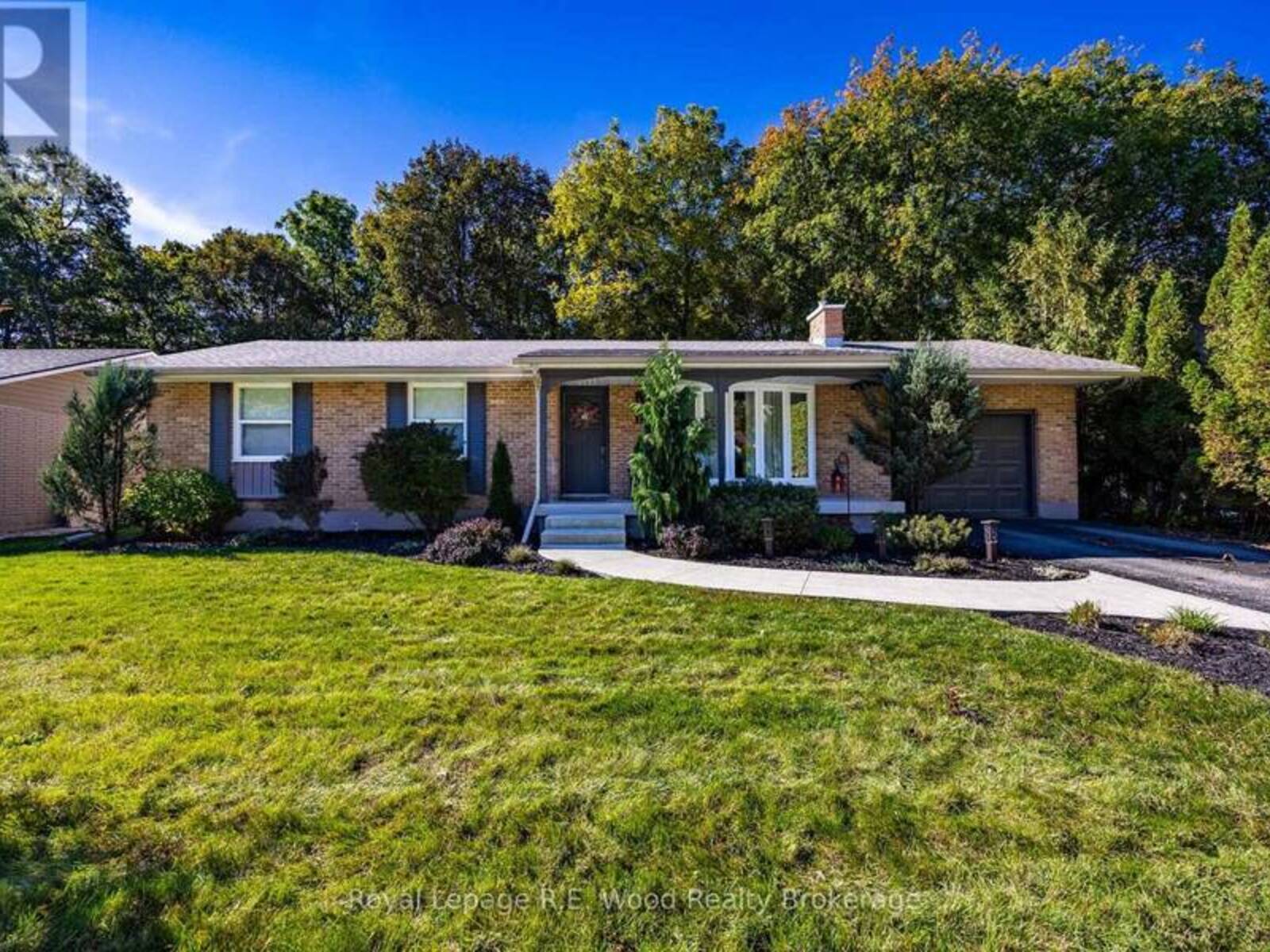 11 ELEANOR COURT, Tillsonburg, Ontario N4G 2H3