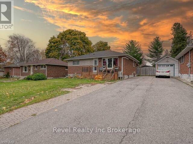824 DEVONSHIRE AVENUE Woodstock Ontario, N4S 5R6 - 4 Bedrooms Home For Sale