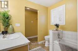 573 SALES DRIVE | Woodstock Ontario | Slide Image Twenty-one