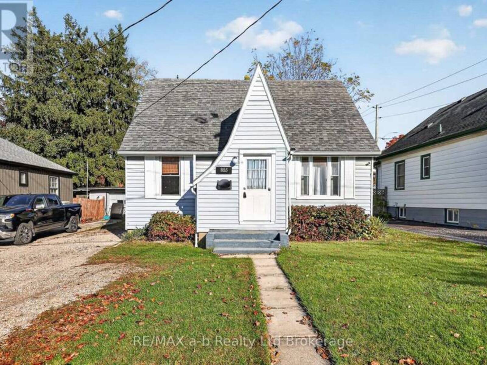 825 JAMES STREET, Woodstock, Ontario N4S 1R9