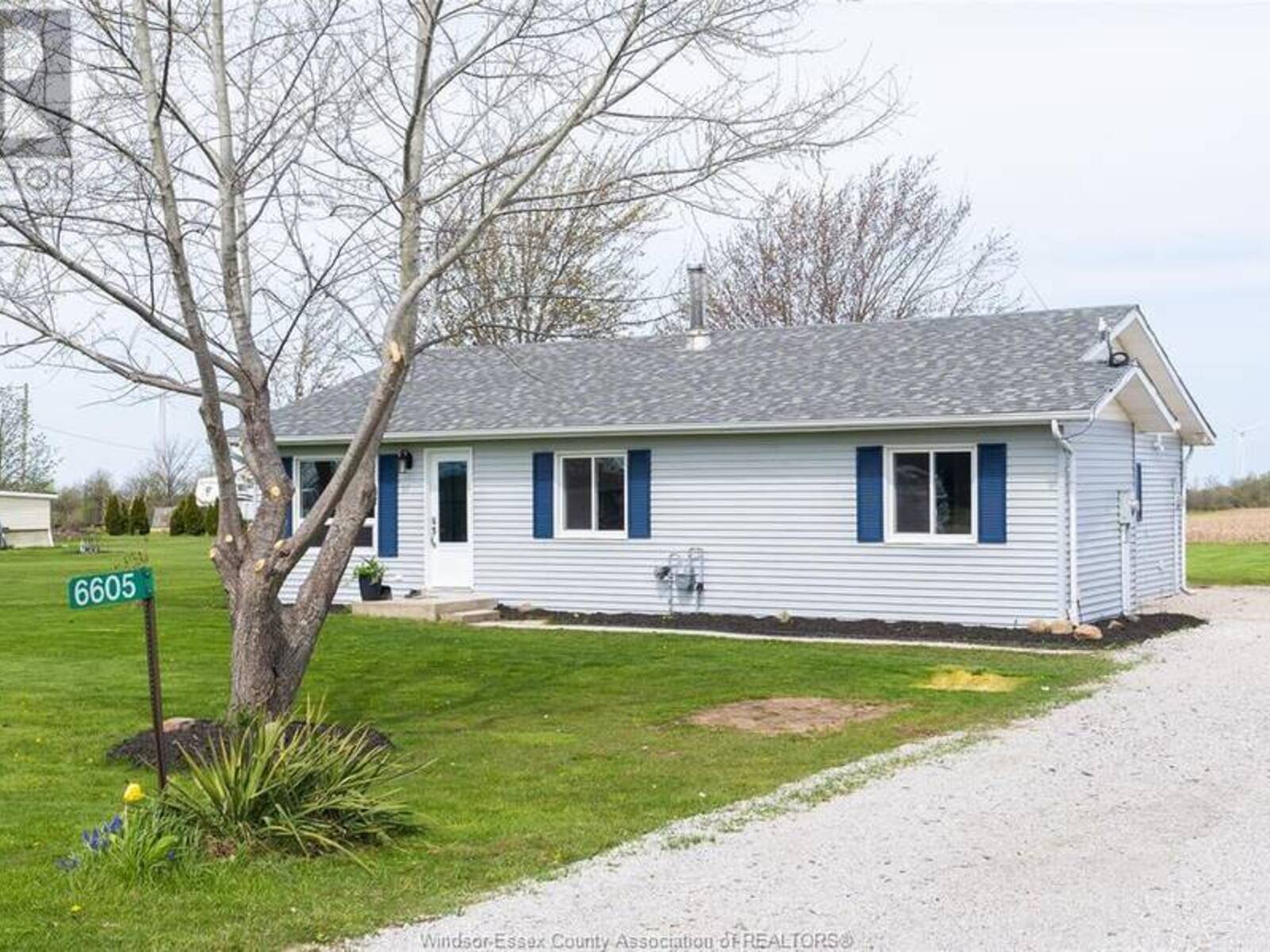 6605 MIDDLE LINE, South Buxton, Ontario N0P 1W0