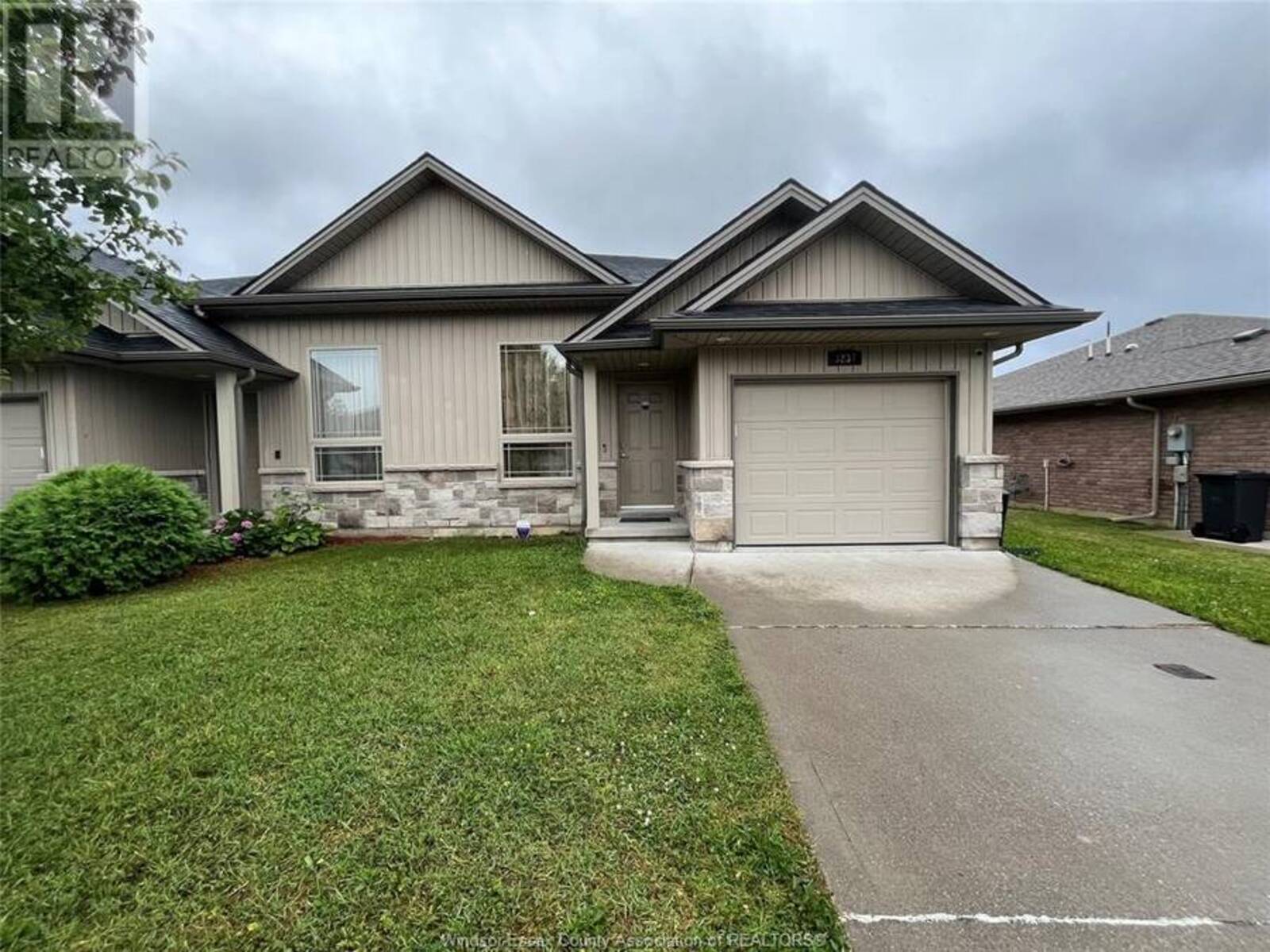 3237 SEVILLE, Windsor, Ontario N8M 0A3