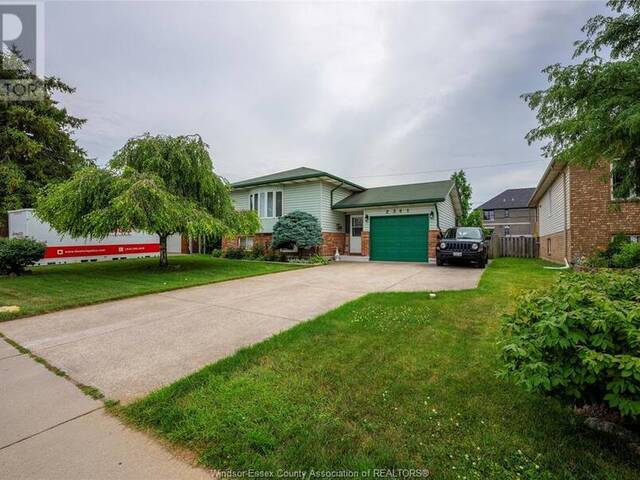 2361 LONGFELLOW Windsor Ontario, N9B 3J7