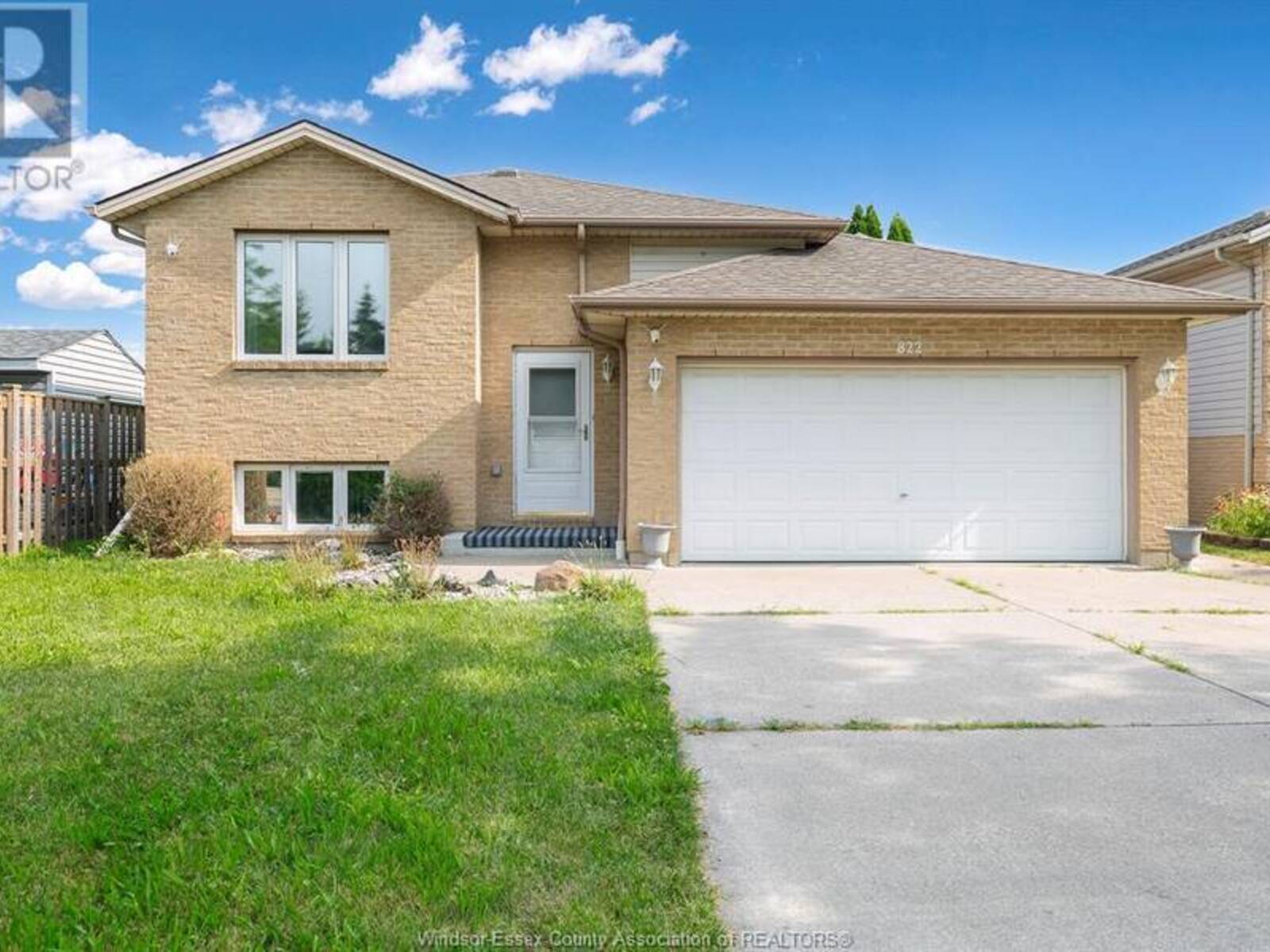 822 SILVERDALE, Windsor, Ontario N9G 2V9