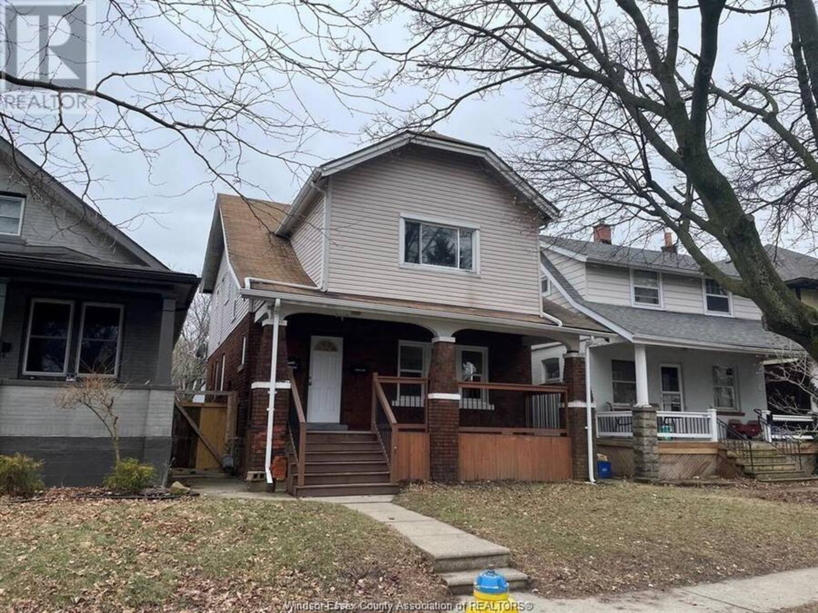 1551 YORK, Windsor, Ontario N8X 1W5