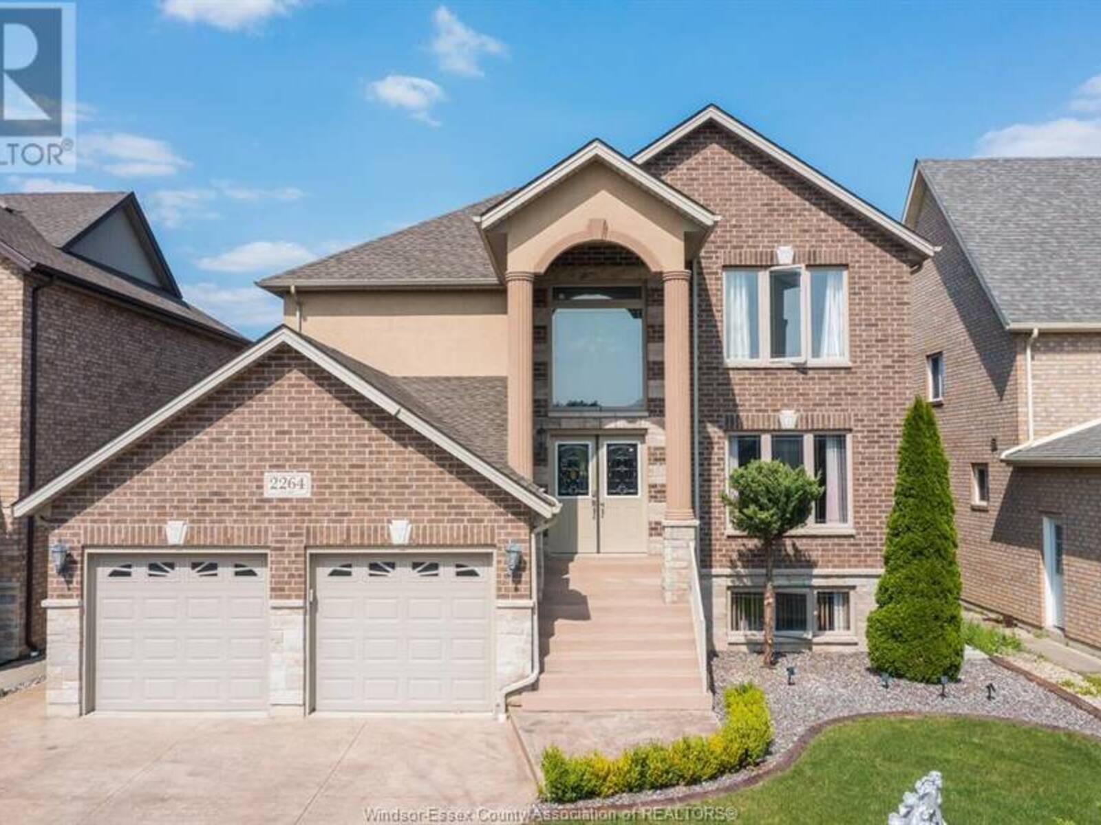 2264 DANDURAND BOULEVARD, Windsor, Ontario N9E 4Z7