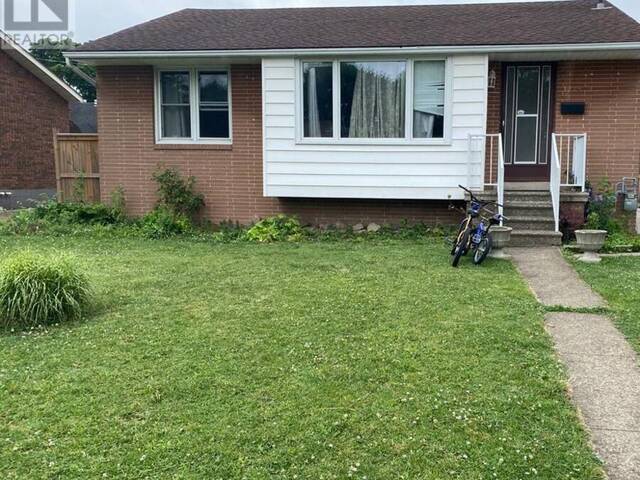 1275 DOT AVENUE Windsor Ontario, N9C 3H9