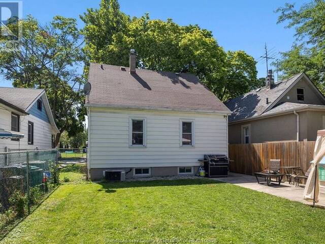 1806 St Luke Windsor Ontario, N8W 3W7