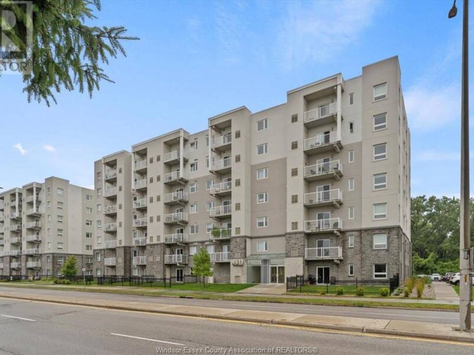 1611 BANWELL Unit# 712, Windsor, Ontario N8P 0G5