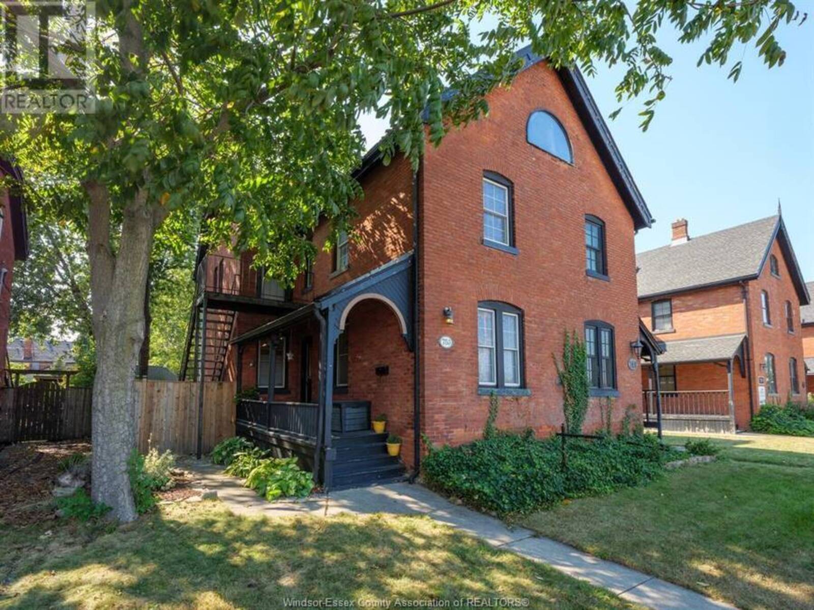 753 Walker ROAD, Windsor, Ontario N8Y 2N2