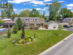 320 LAKEVIEW AVENUE Kingsville Ontario, N9Y 2E3