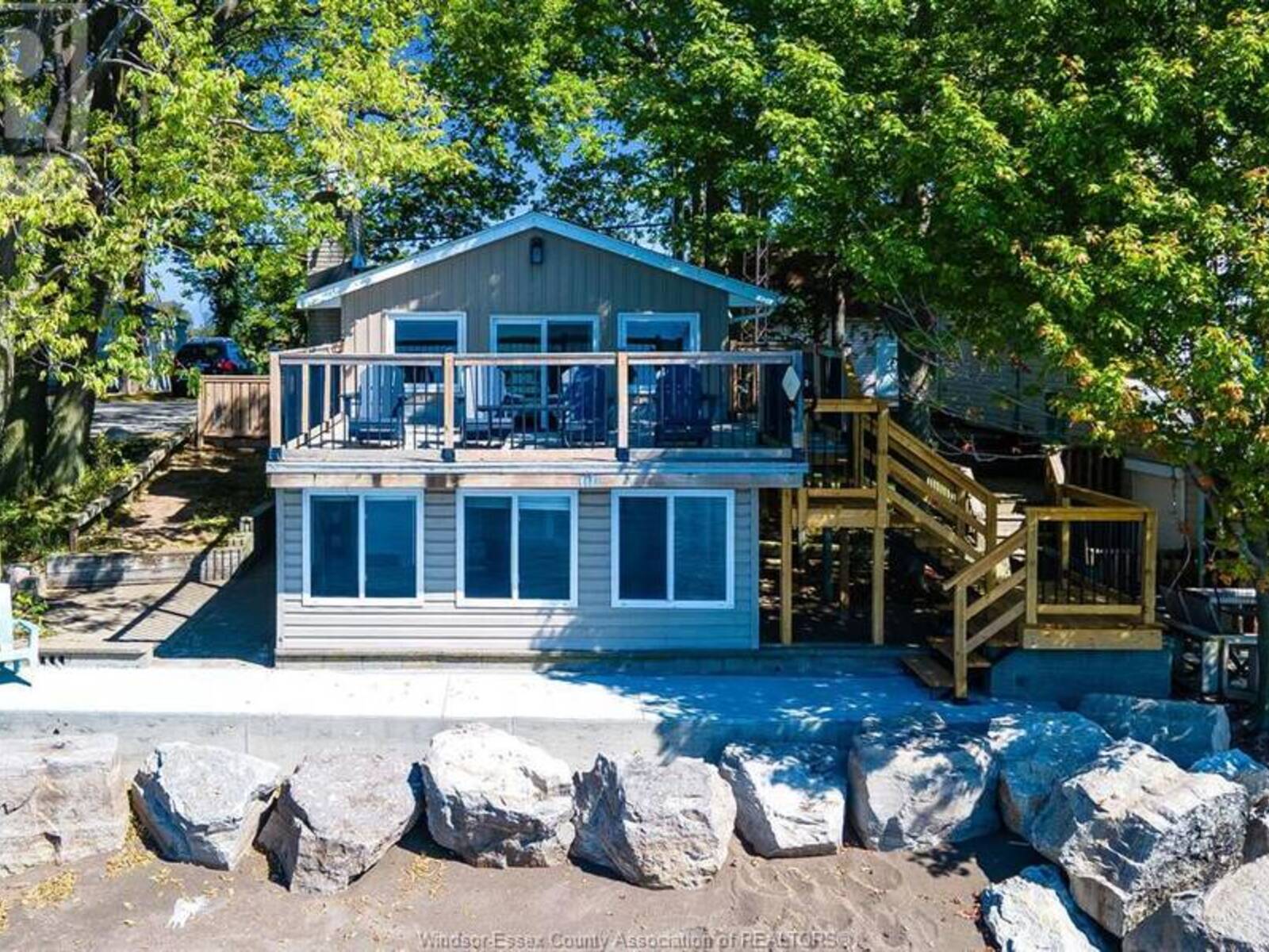 1028 Point Pelee DRIVE, Leamington, Ontario N8H 3V4