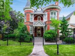 719 VICTORIA AVENUE Windsor Ontario, N9A 4N3