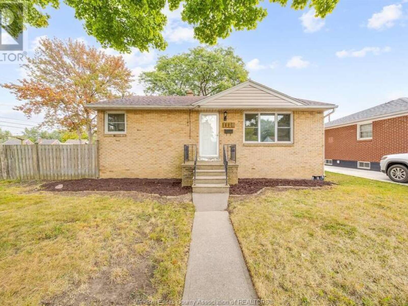 1110 ESDRAS PLACE, Windsor, Ontario N8S 2N4