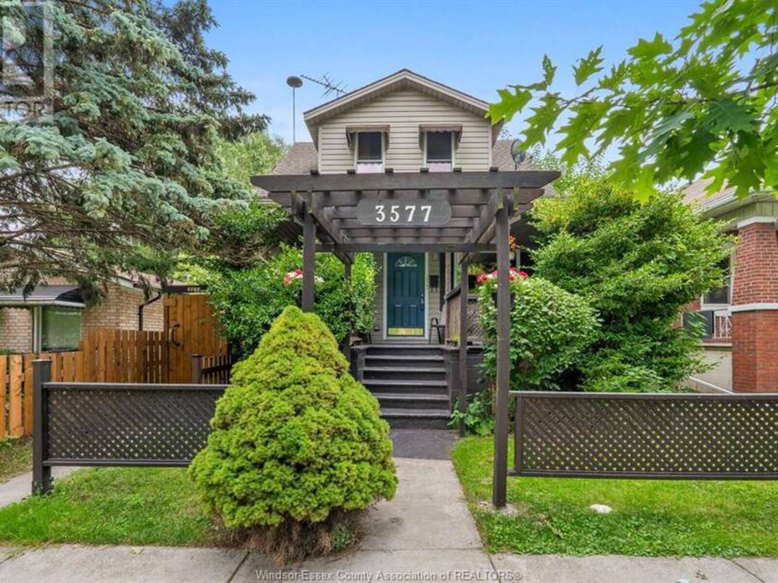 3577 KING STREET, Windsor, Ontario N9C 1P4