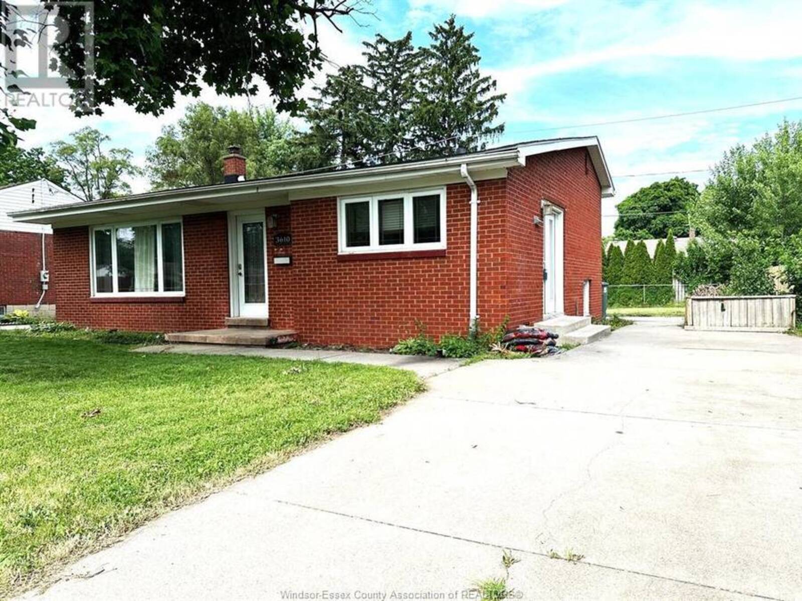 3610 Woodland, Windsor, Ontario N9E 1Z8