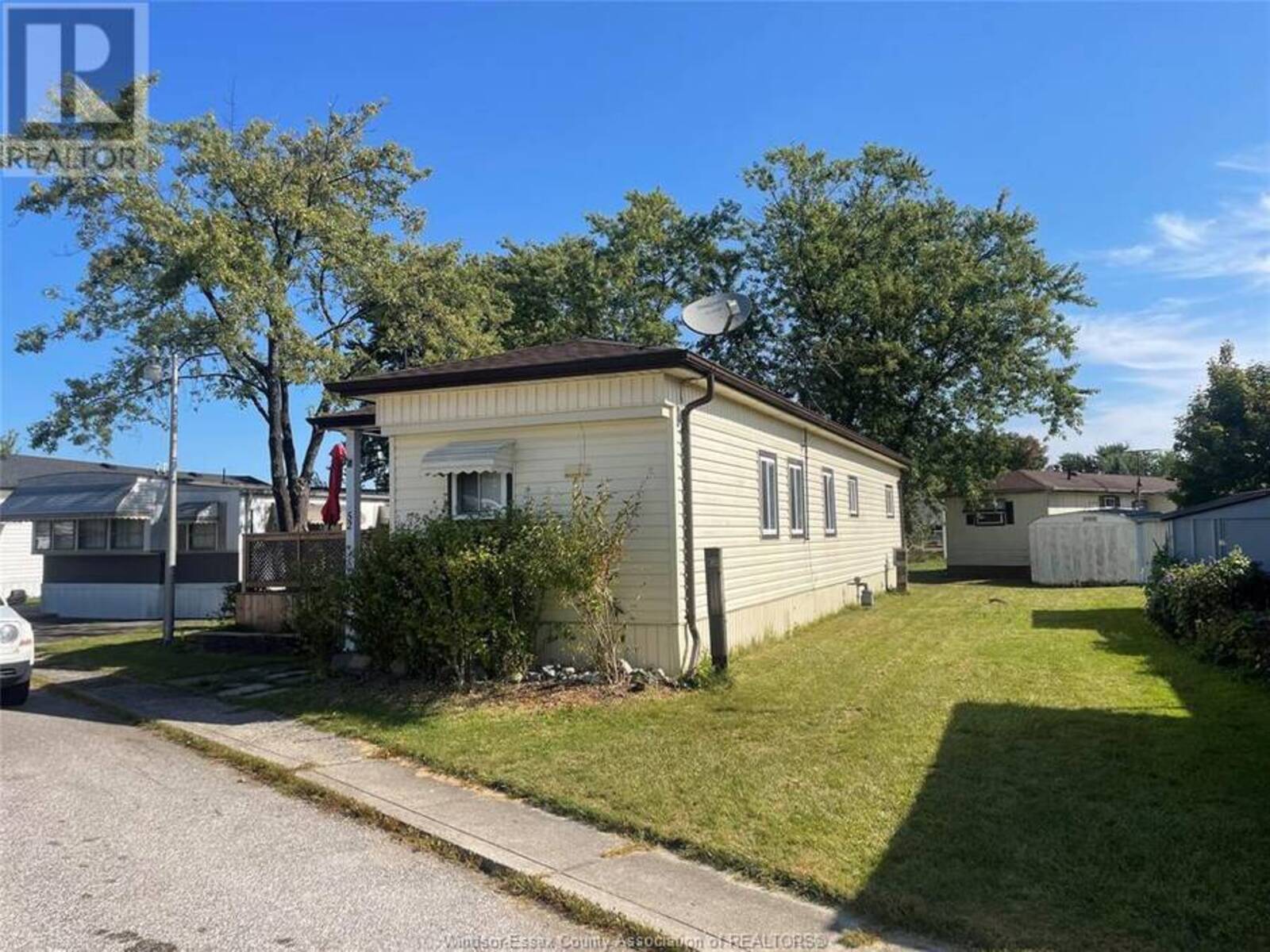 52 Holly, Lakeshore, Ontario N8N 2V1