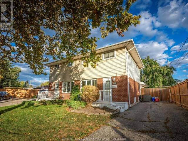 1584 CURRY Windsor Ontario, N9B 3P1