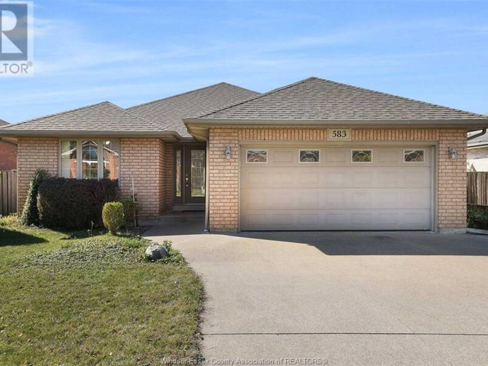 583 BANWELL ROAD, Windsor, Ontario N8P 1J8