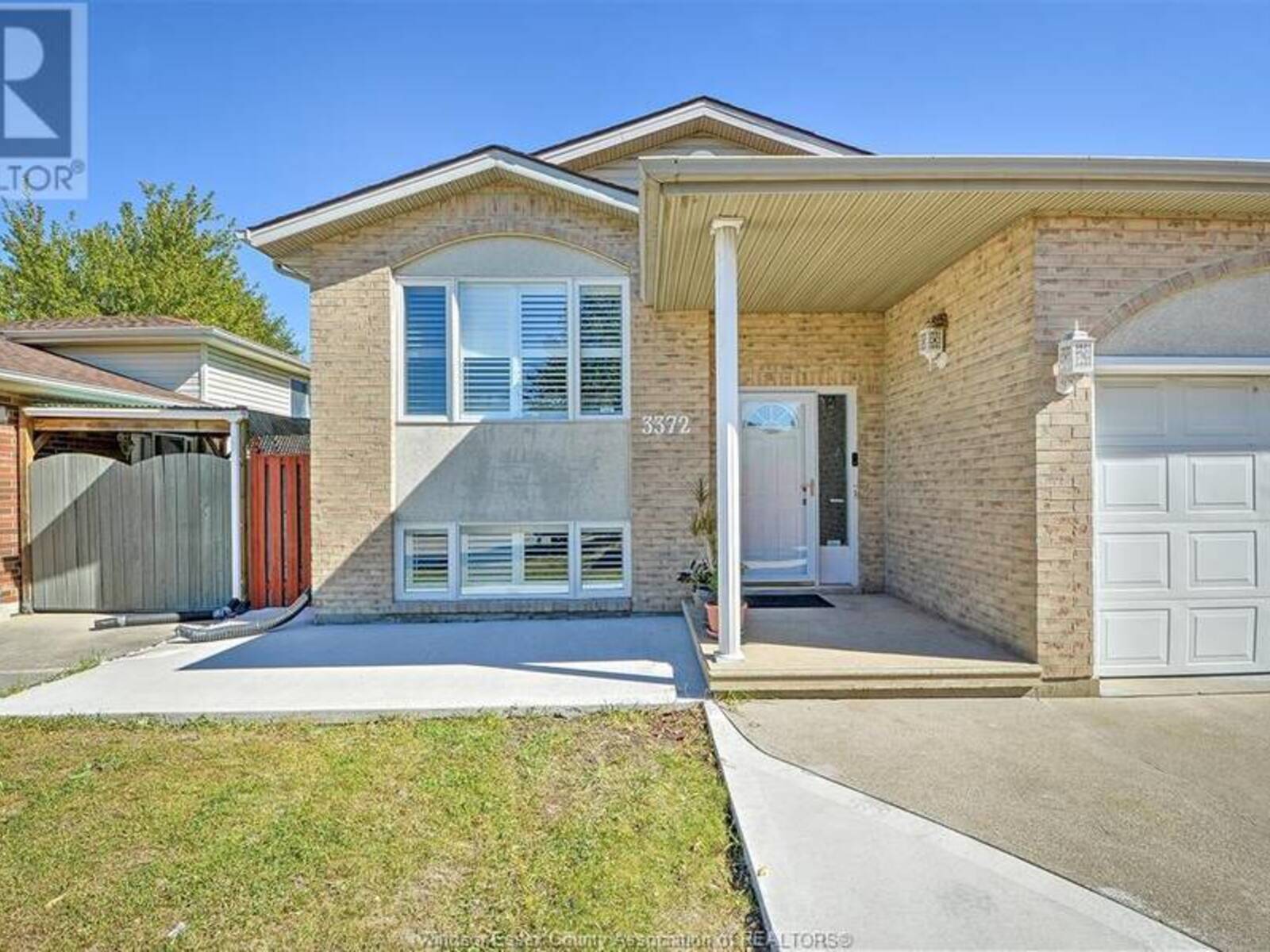 3372 CANDLEWOOD CRESCENT, Windsor, Ontario N8W 5M5