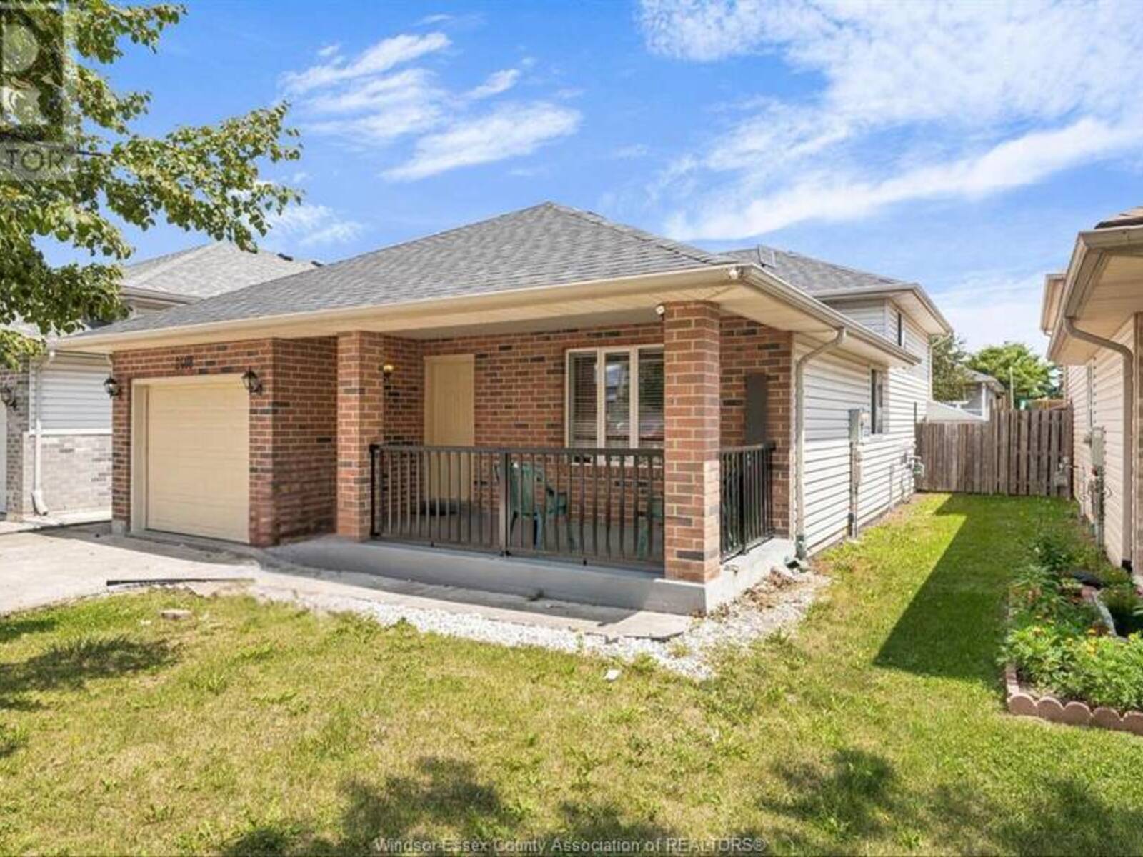 2488 GATWICK AVENUE, Windsor, Ontario N8P 1Y2