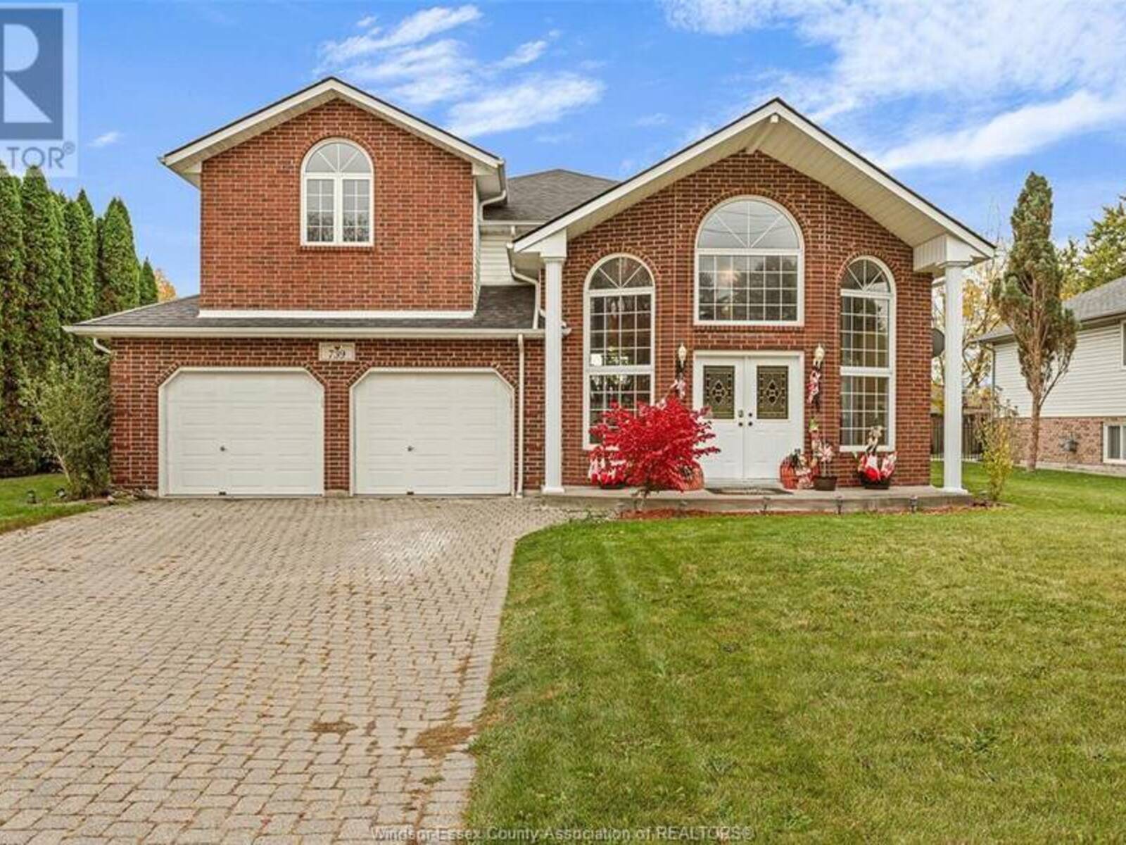 739 COUNTRY CLUB DRIVE, Windsor, Ontario N9G 2P5