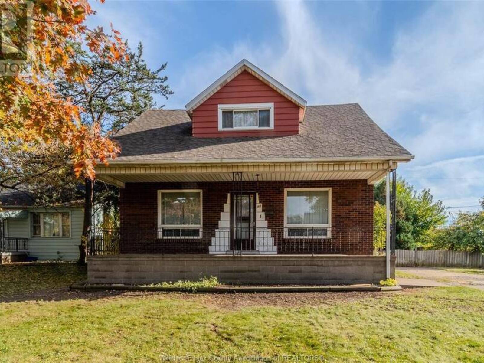 543 Vanier, Windsor, Ontario N8X 3E2