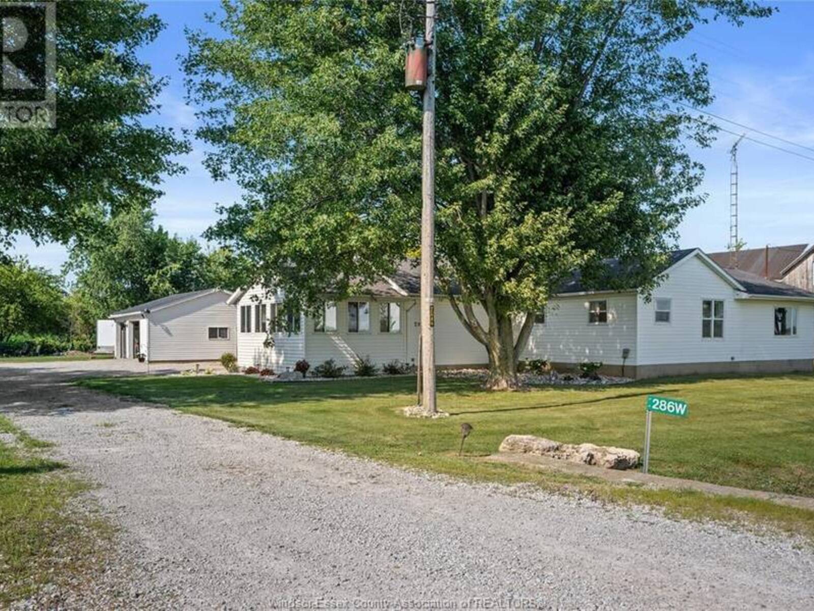 286 COUNTY RD 27 West, Kingsville, Ontario N8M 2X5