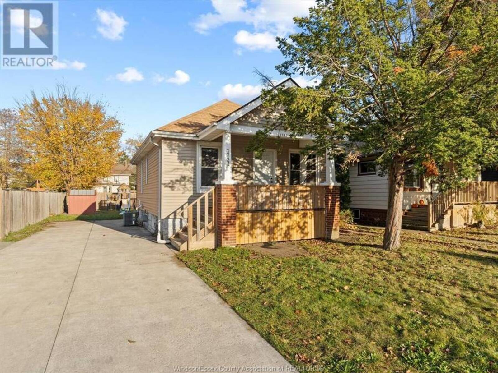 1722 ELSMERE AVE., Windsor, Ontario N8X 4H4