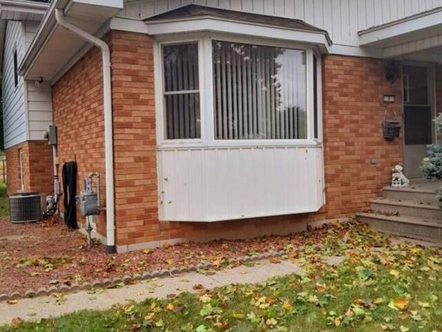 7 Lutsch Leamington Ontario, N8H 4K3