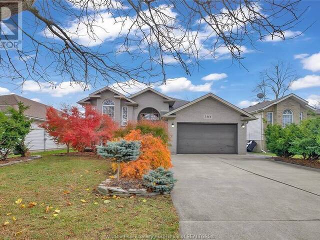 3869 MAGUIRE Windsor Ontario, N9G 1E4