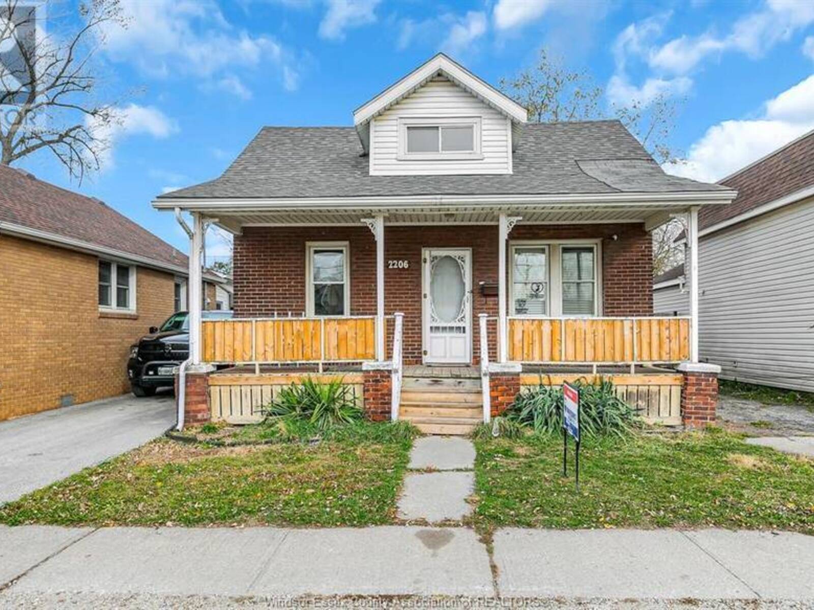 2206 JANETTE, Windsor, Ontario N8X 1Z8