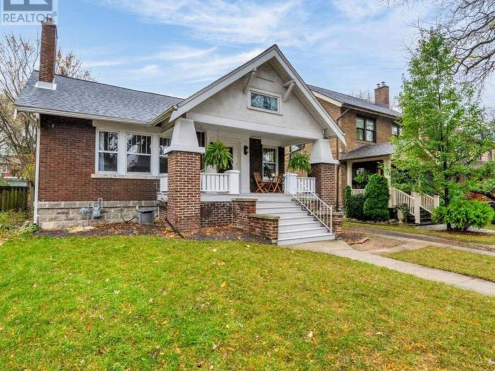 966 VICTORIA AVENUE, Windsor, Ontario N9A 4N4