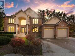 991 WOODLAND CRESCENT Lakeshore Ontario, N8N 1A5