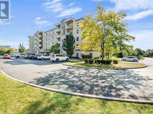 325 VILLAGE GROVE Unit# 403 St. Clair Ontario, N8N 0B1