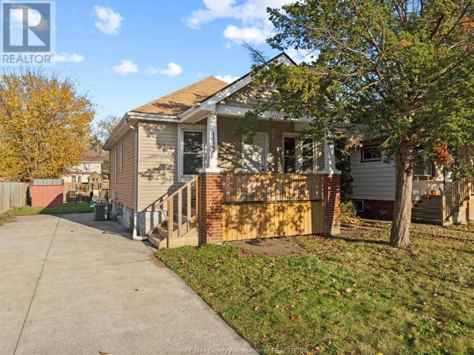 1722 ELSMERE AVENUE, Windsor, Ontario N8X 4H4