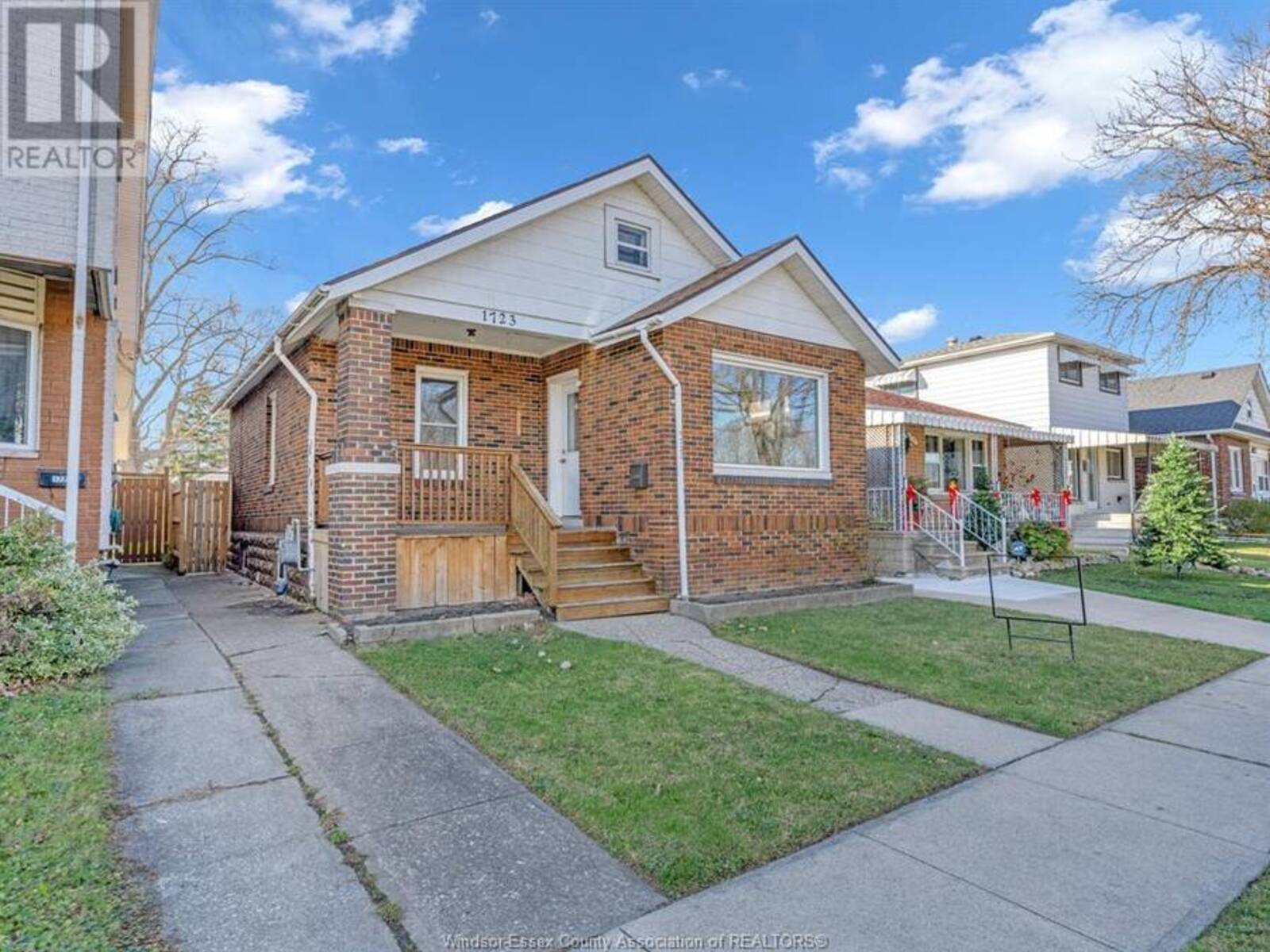 1723 LANGLOIS, Windsor, Ontario N8X 4M4