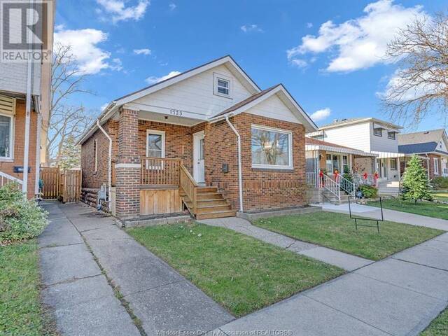 1723 LANGLOIS Windsor Ontario, N8X 4M4