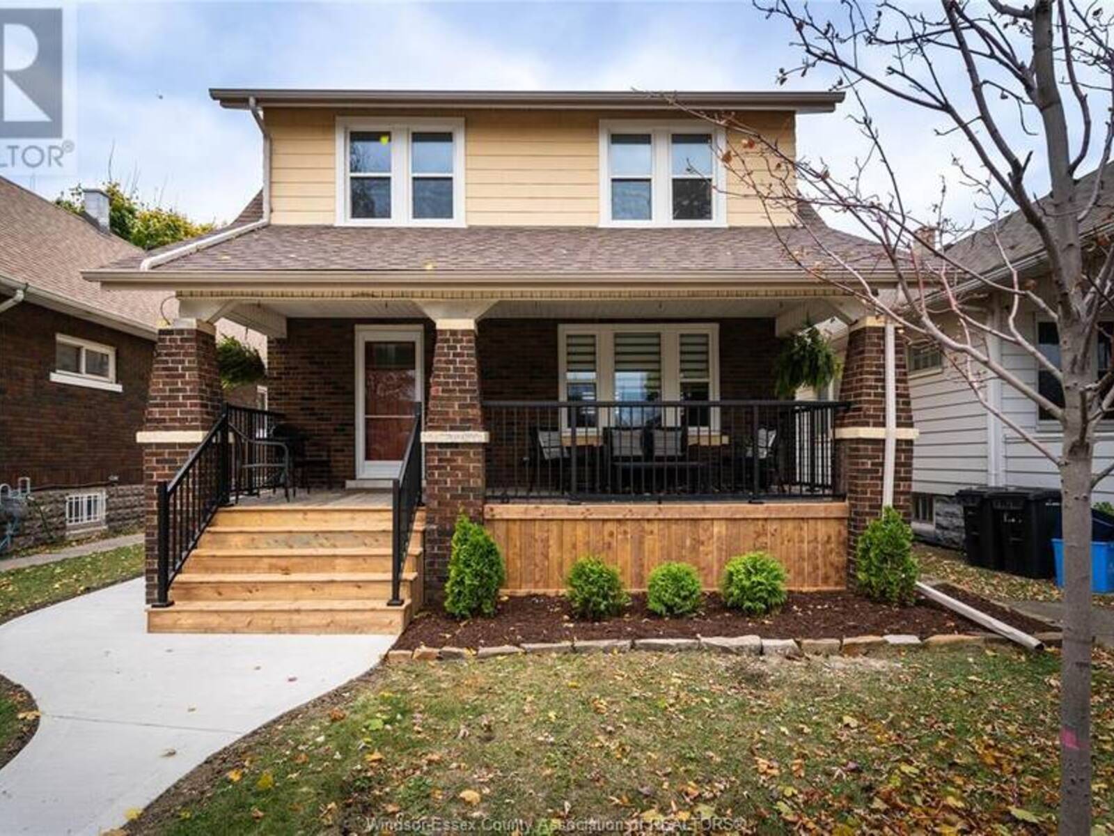 1748 HALL AVENUE, Windsor, Ontario N8W 2L4