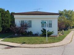 104 TOWER DRIVE Lakeshore Ontario, N8N 2V3